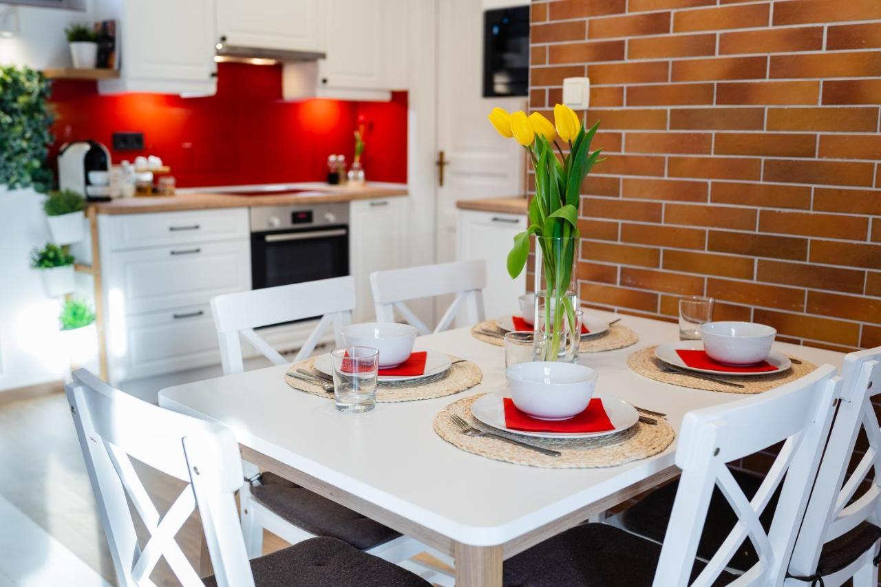 Sara-Lux Apartman Nyarliget Exterior photo