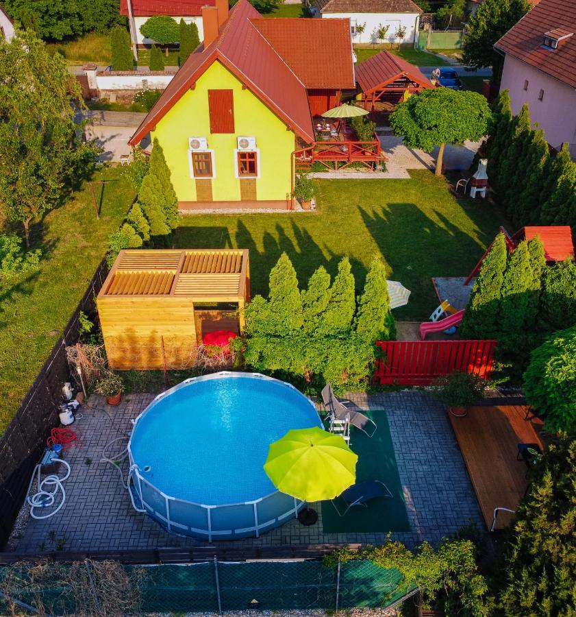 Sara-Lux Apartman Nyarliget Exterior photo